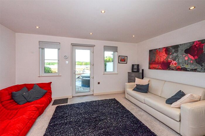 3 Bedroom Terraced House For Sale In Hen Gei Llechi, Y Felinheli, Gwynedd, LL56
