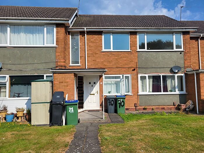 2 Bedroom Flat To Rent In Tudor Court, Tipton, DY4