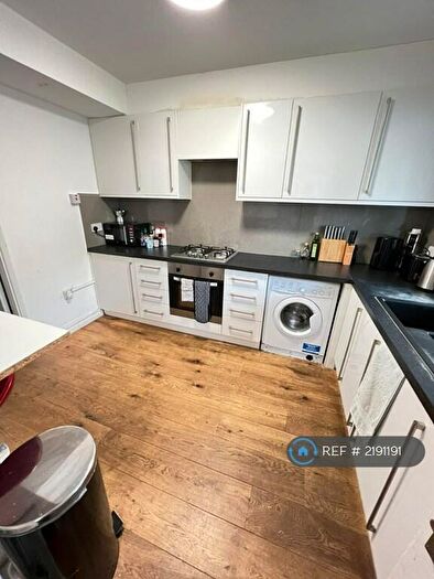 4 Bedroom Flat To Rent In Beckfoot, London, NW1