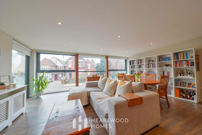 2 Bedroom Apartment For Sale In De Novo Place, St. Albans, AL1