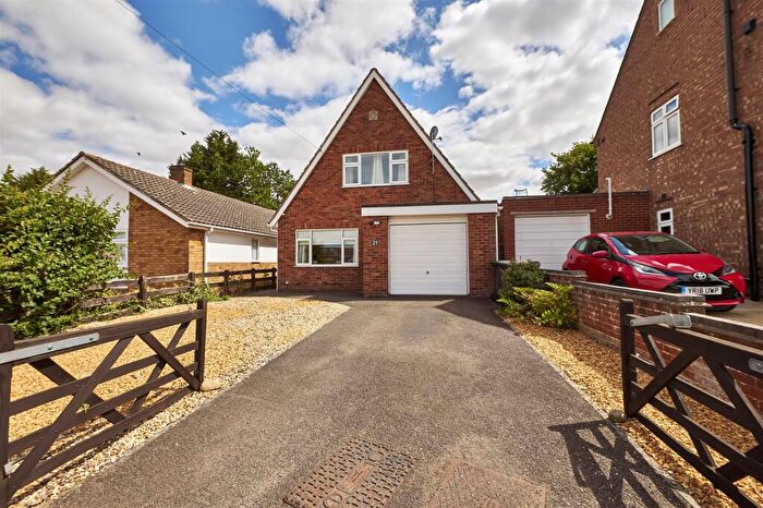 3 Bedroom Detached House For Sale In Alpine Road, Rushden, NN10