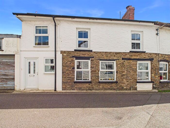 3 Bedroom End Terrace House For Sale In North Street, Braunton, EX33