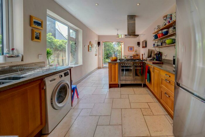 3 Bedroom Terraced House For Sale In Turberville Place, Cardiff, CF11