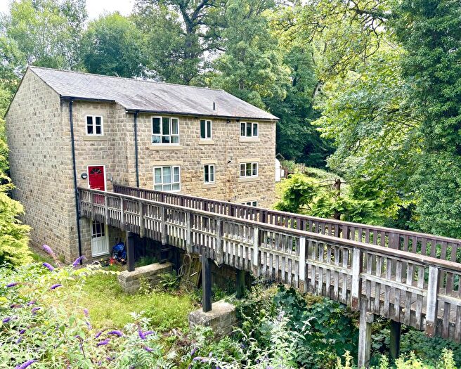 3 Bedroom Apartment For Sale In Stepping Stones, East Morton, BD20