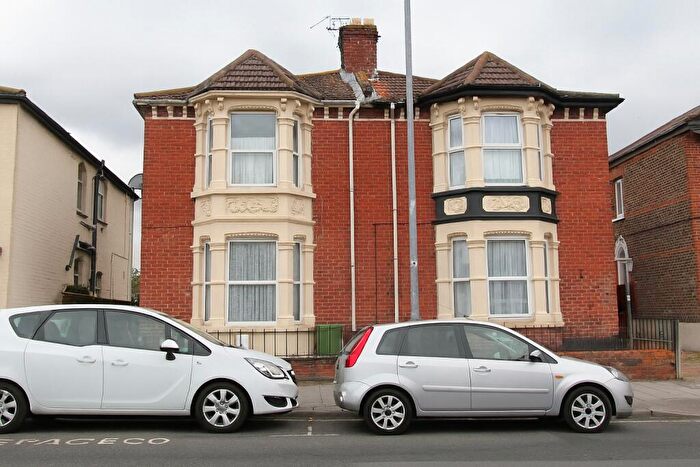 2 Bedroom Flat To Rent In Copnor Road, Copnor, Portsmouth, Hampshire, PO3