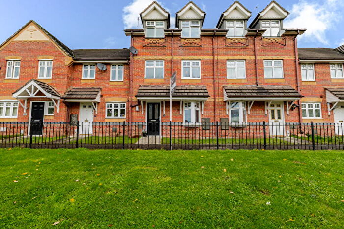4 Bedroom Town House For Sale In Redwood Drive, Leighton, Crewe, CW1