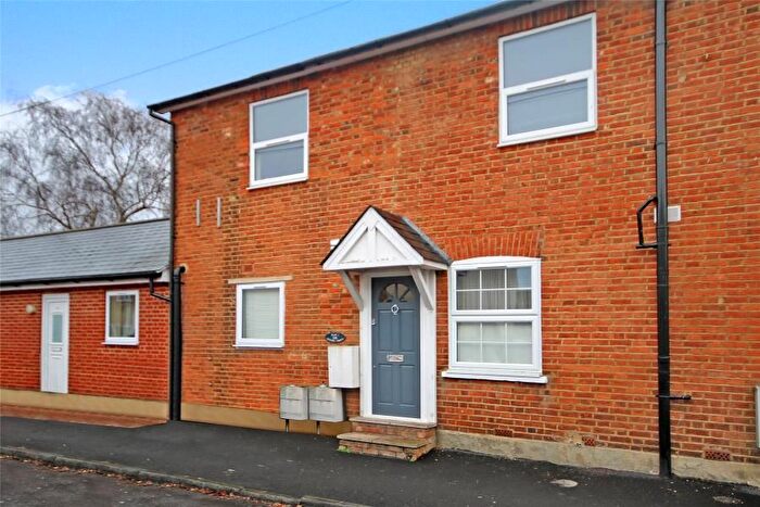 2 Bedroom Maisonette To Rent In Addlestone, Surrey, KT15