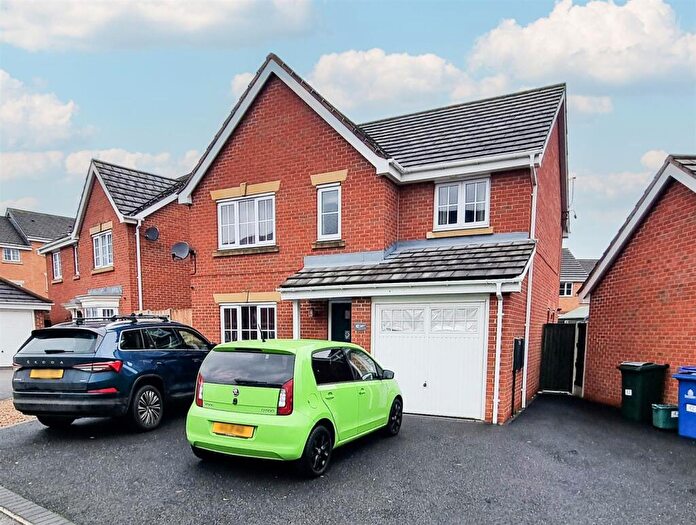 4 Bedroom Detached House For Sale In Jenkinson Grove, Armthorpe, Doncaster, DN3