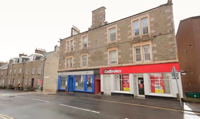 3 Bedroom Flat To Rent In Perth Road, Dundee, DD1