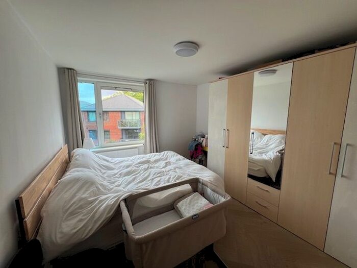 2 Bedroom Flat To Rent In Union Lane, Isleworth, TW7