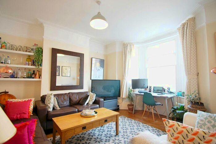 2 Bedroom Flat To Rent In Elmhurst Mansions, Clapham, London, SW4