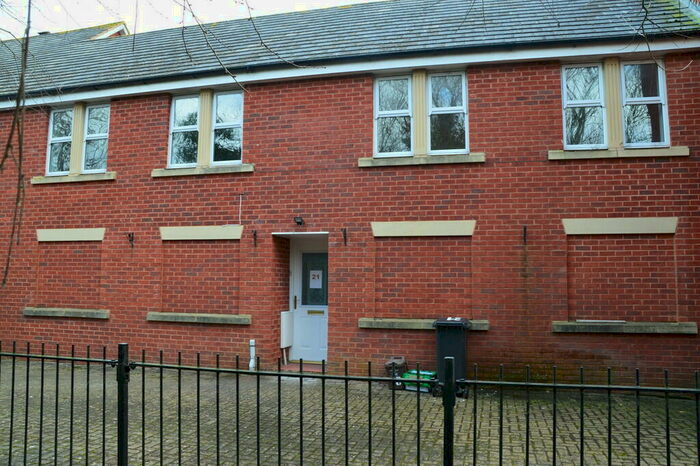 2 Bedroom Coach House To Rent In Badgers Way, Weston Village, BS24