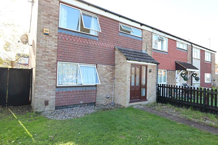 4 Bedroom Terraced House To Rent In Barnard Crescent, Aylesbury, HP21