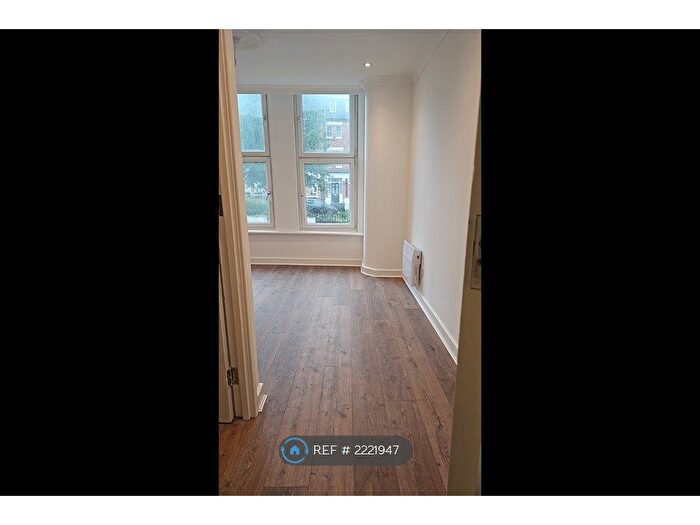 Studio To Rent In Primrose Gardens, London, NW3