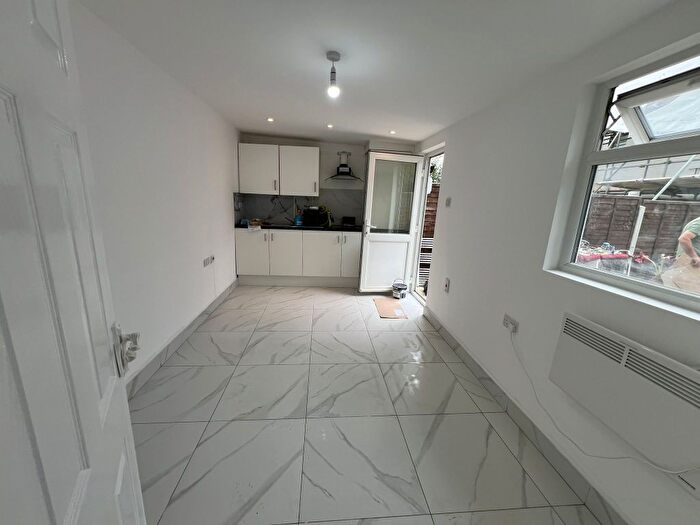 4 Bedroom Terraced House To Rent In Bancroft Gardens, Harrow Weald, HA3