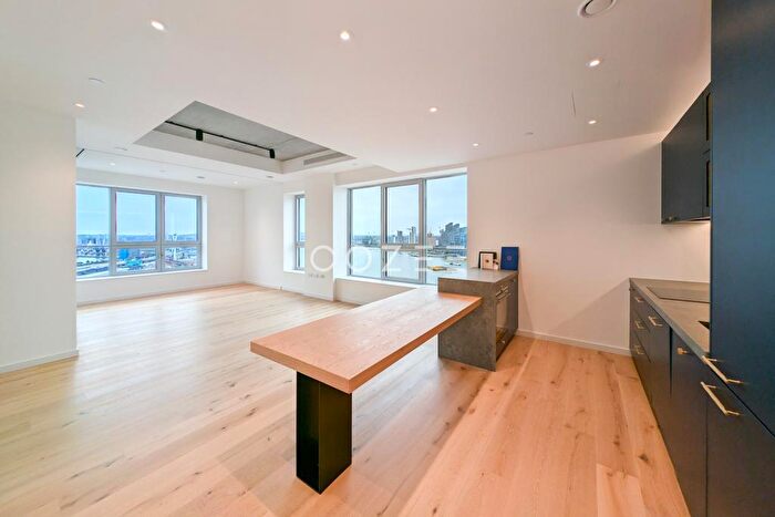 2 Bedroom Flat To Rent In Douglass Tower, Canary Wharf, E14