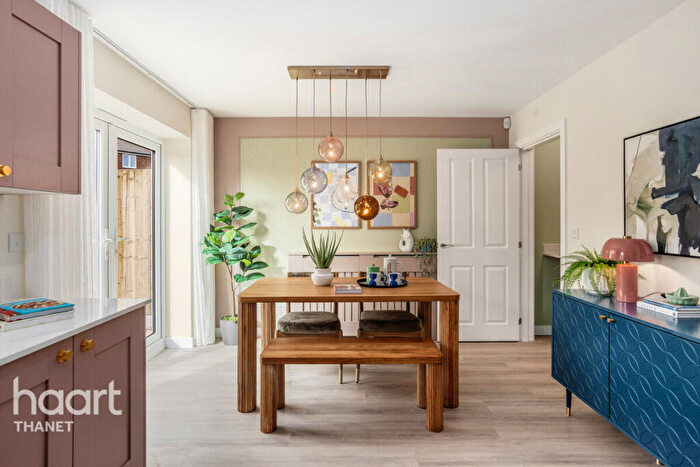 4 Bedroom Detached House For Sale In Birchwood Grove, Margate, CT9