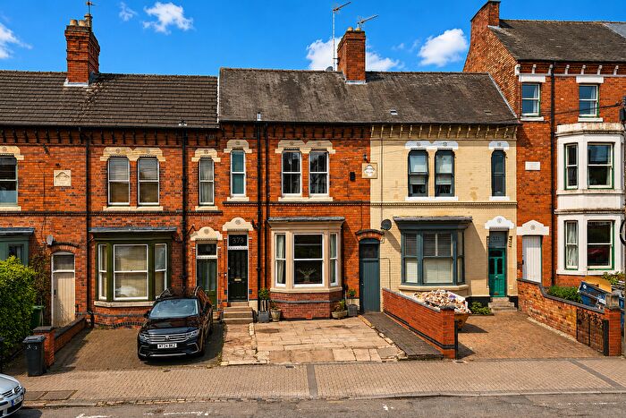 4 Bedroom Terraced House For Sale In Aylestone Road, Leicester, Leicestershire, LE2