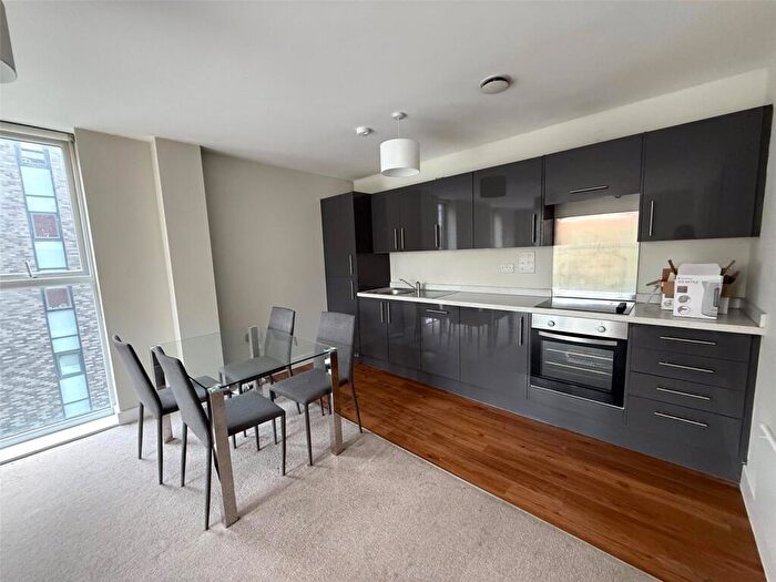 2 Bedroom Flat To Rent In Bridgewater Gate, Woden Street, Salford, Greater Manchester, M5