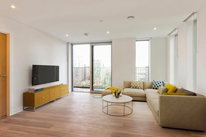 3 Bedroom Flat To Rent In Juniper Drive, London, SW18