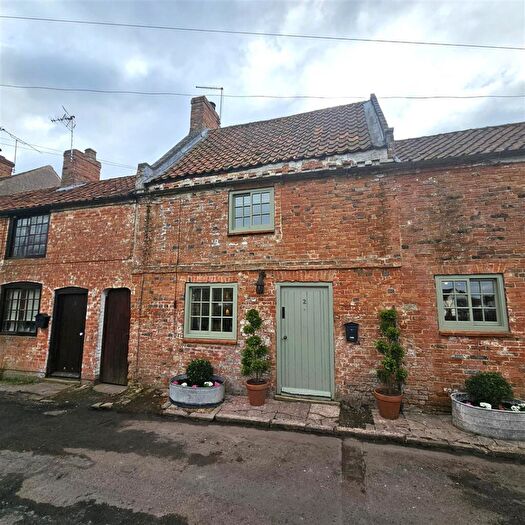 2 Bedroom Cottage For Sale In The Green, Dunham-On-Trent, Newark, NG22