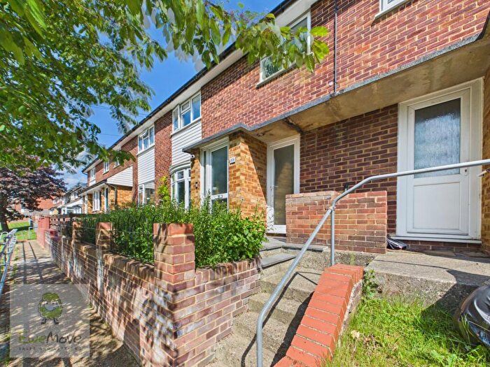 3 Bedroom Terraced House For Sale In Poplar Road, Strood, Rochester, ME2