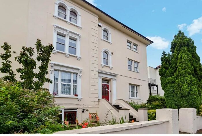 1 Bedroom Flat To Rent In Cadogan House, Cadogan Road, Surbiton, Kingston Upon Thames, KT6