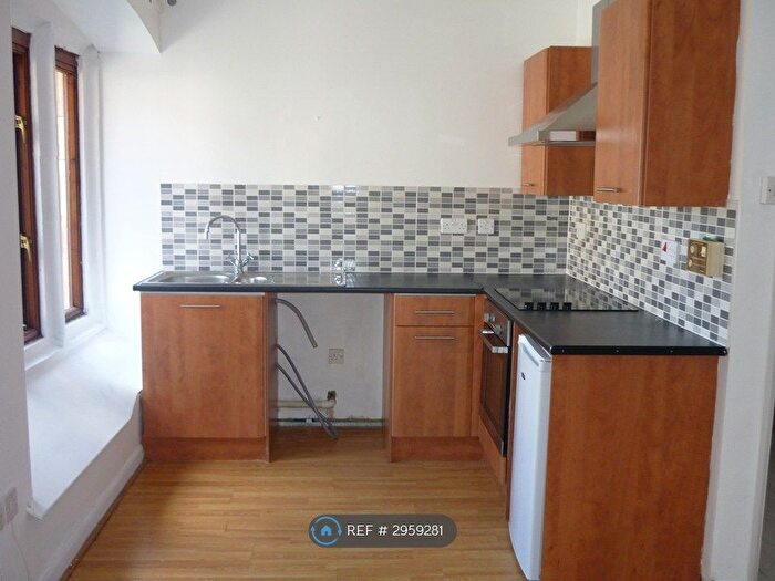 1 Bedroom Flat To Rent In Ty Naba, Clydach, Swansea, SA6