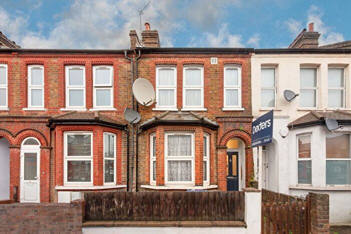 1 Bedroom Flat To Rent In Popes Lane, Ealing, W5