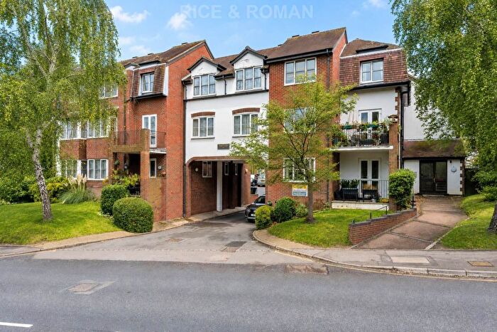 1 Bedroom Flat For Sale In Alexandra Lodge, Weybridge, KT13