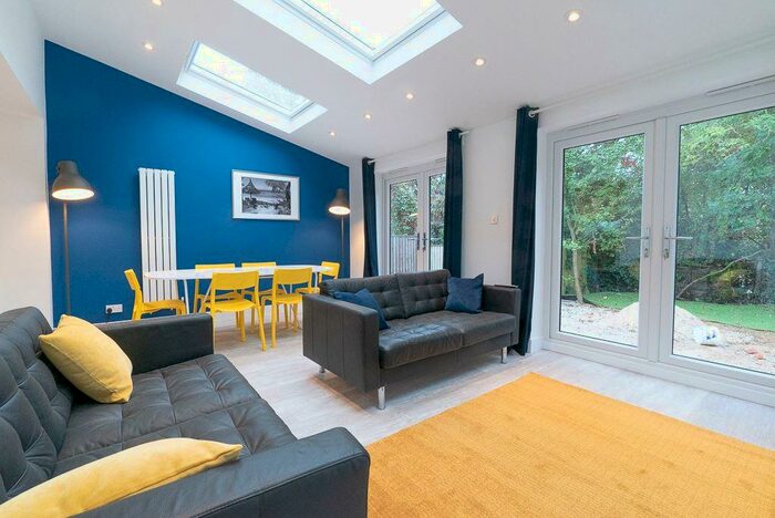 6 Bedroom Semi-Detached House To Rent In Kitchener Road, Southampton, SO17