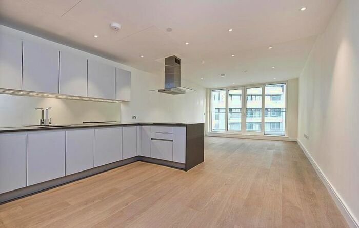 3 Bedroom Flat For Sale In Cascade Court, Sopwith Way, Battersea, SW11