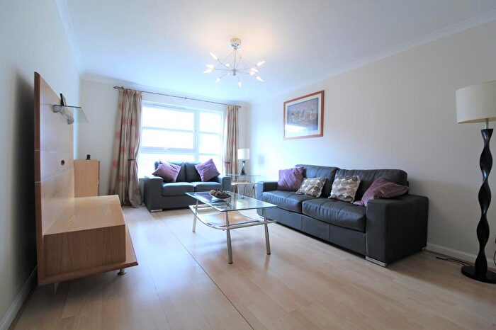 2 Bedroom Flat To Rent In Dee Street, Aberdeen, AB11