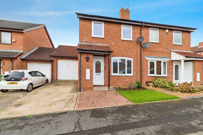 3 Bedroom Semi-Detached House For Sale In Wolsey Drive, Stockton-On-Tees, TS20