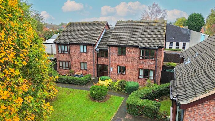 2 Bedroom Flat For Sale In Pauls Close, Oadby, Leicester, LE2
