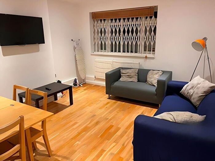 4 Bedroom Flat To Rent In Lear House, Poynders Gardens, Clapham, SW4