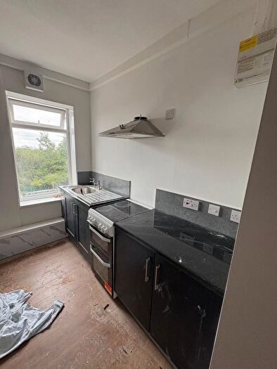 1 Bedroom Flat To Rent In Stony Lane, Bradford, West Yorkshire, BD2