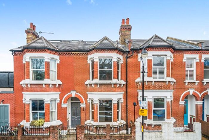 4 Bedroom House For Sale In Kinsale Road, London, SE15