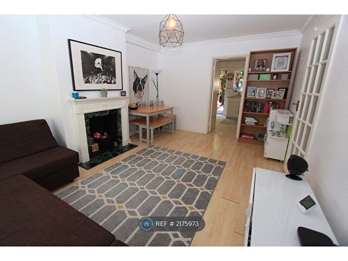 2 Bedroom Maisonette To Rent In Bibsworth Road, London, N3