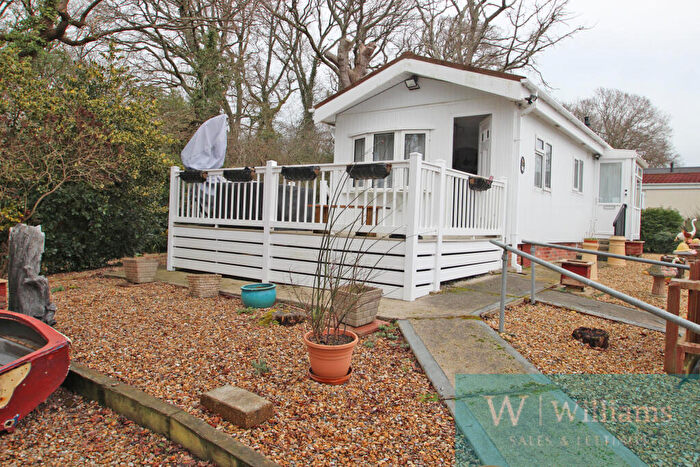 1 Bedroom Park Home For Sale In Medina Park, Folly Lane, East Cowes, Isle Of Wight, PO32