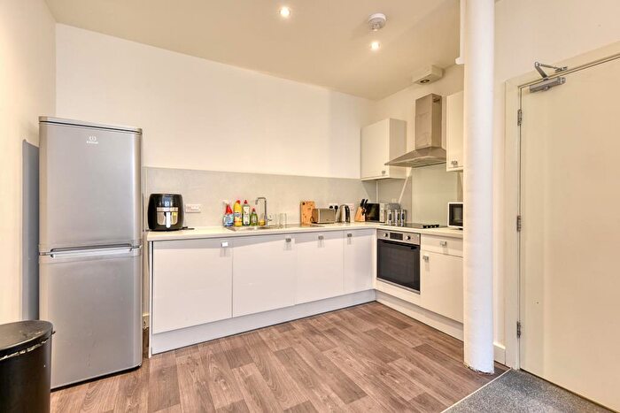 2 Bedroom Flat To Rent In Linen House, Hartley Road, Nottingham, NG7