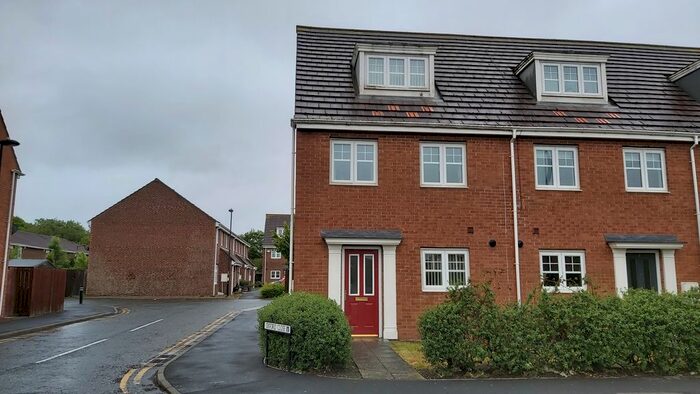 3 Bedroom Town House To Rent In Oxford Close, Longbenton, Newcastle Upon Tyne, NE12