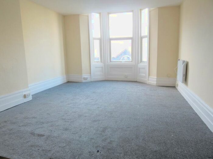2 Bedroom Flat To Rent In Bedroom First Floor Flat In Bournemouth, BH1