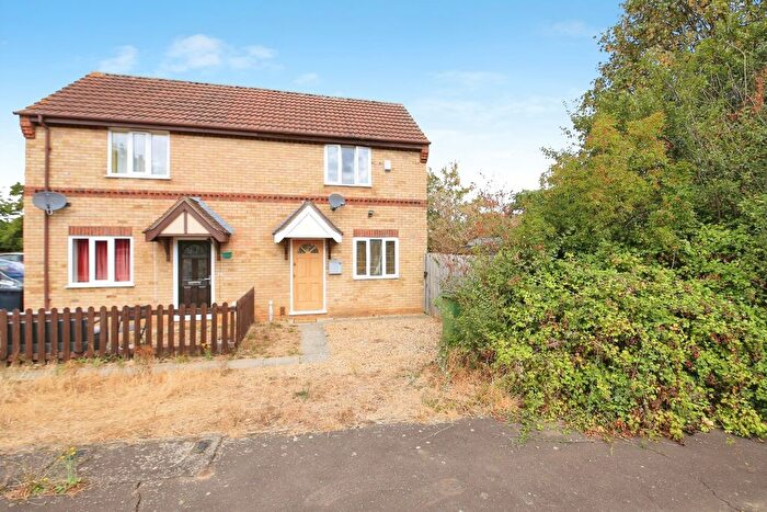 1 Bedroom Semi Detached House For Sale In Meadenvale, Peterborough, Cambridgeshire, PE1