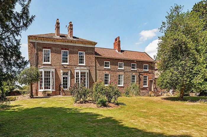 6 Bedroom Detached House For Sale In Turnham Hall, Cliffe, YO8