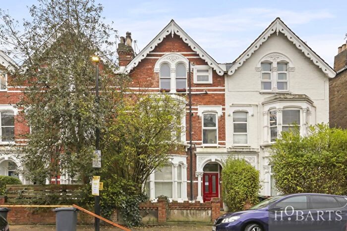2 Bedroom Flat To Rent In Cornwall Road, N4