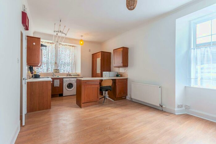 1 Bedroom Flat To Rent In Peacock Court Edinburgh United Kingdom, EH6