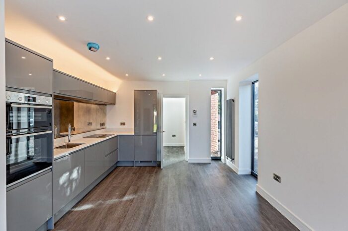 3 Bedroom Detached House For Sale In Washford Road, Shrewsbury, Shropshire, SY3