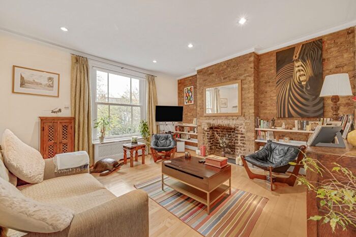 2 Bedroom Flat For Sale In Kingdon Road, London, NW6