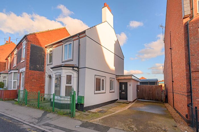 3 Bedroom End Terrace House For Sale In Bath Road, Kettering, NN16